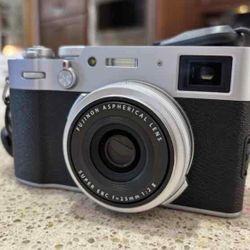 Fujifilm X100V