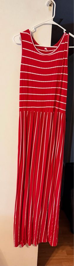 Women dresses with pockets. Size large $5 each