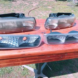 Head Lamps Used But Good Of 2004 Chevy Tahoe