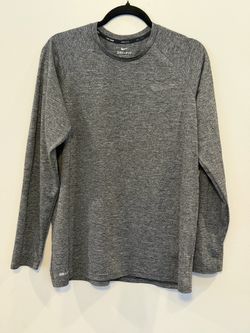 Men’s size large Nike dry fit long sleeve shirt $7