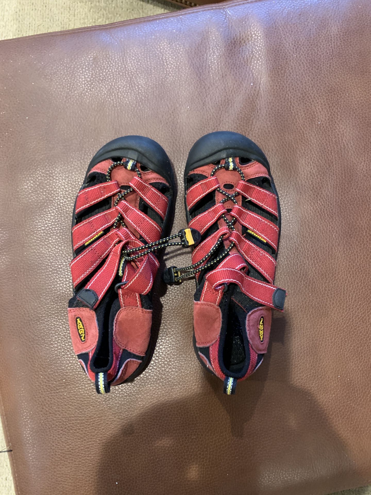 Keen Water Shoes. Size 6.