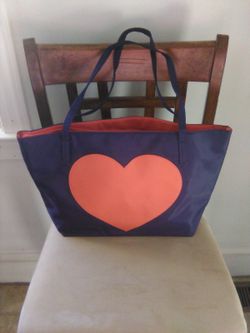 Avon Love At First Kiss Tote