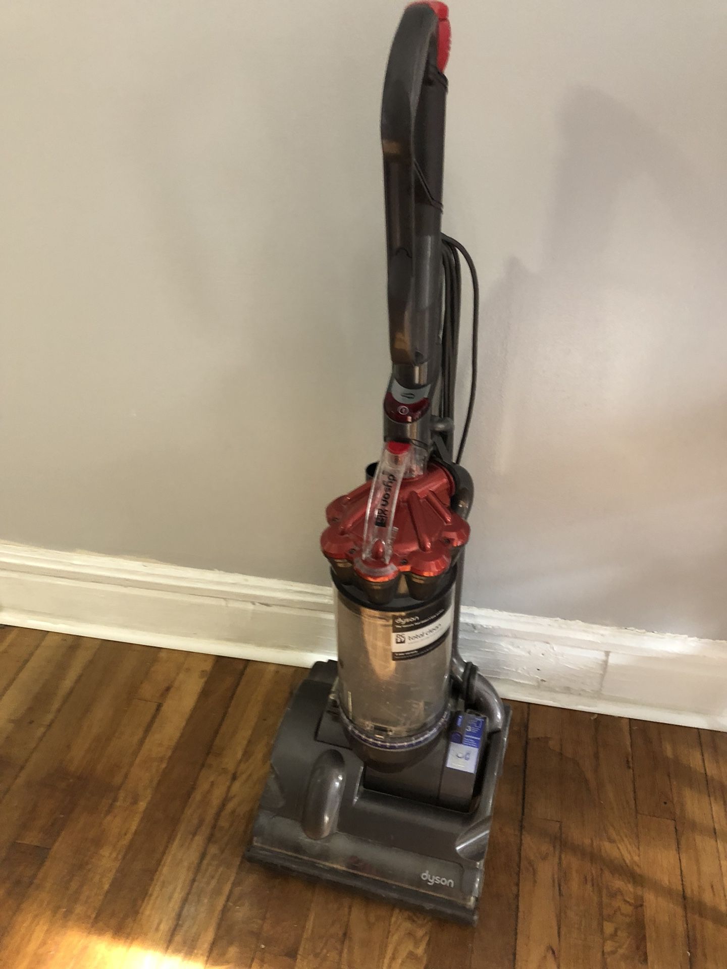 Dyson dc27 vacuum