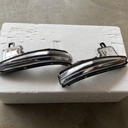 16-23 Toyota Tacoma Mirrors Turn Signal Lights