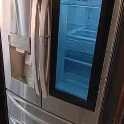 Lg Instaview Refrigerator Great Condition Still Looks New We Deliver
