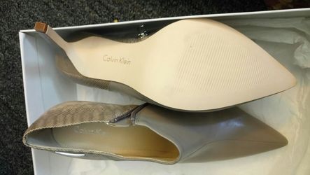 Calvin klien, size 8.5