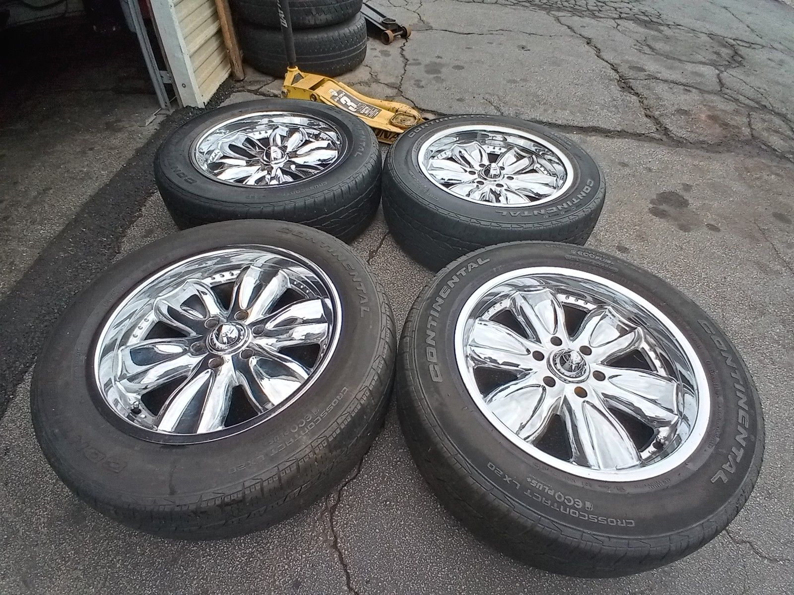 4 wheels end tires Chevrolet Silverado suburban Nissan Taitan 6 lug rin 20