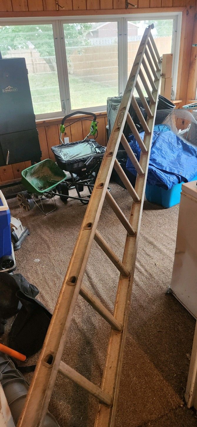 Bottom Half Werner 24'ladder