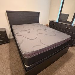 Queen Sized Bedroom Set