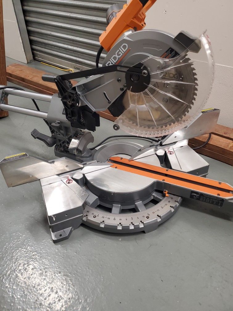 Ridgid 12" Sliding Miter Saw