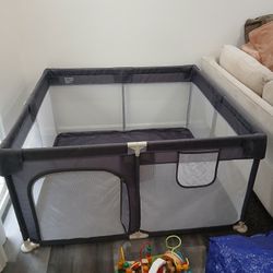 Baby Play Pen/ Play Yard