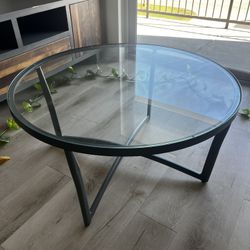 Coffee Table / Side Table 
