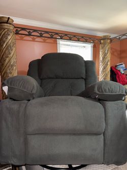 Massaging Recliner 360 swivel!