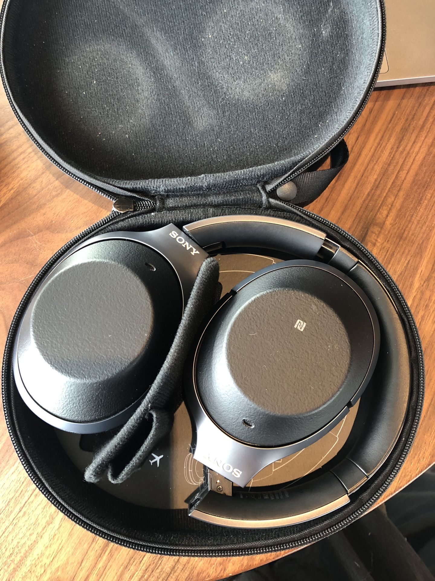 Sony WH-1000XM2 noise cancelling headphones