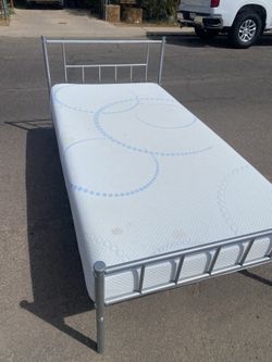 FREE DELIVERY:  Twin Memory Foam Bed