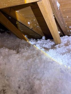Fiberglass energy R30 stop the heat