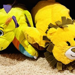 Flip 'N Play Friends 2 in 1 Plush to Pillow