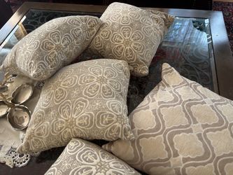 5 Decorative Pillows – Good Condition – $25