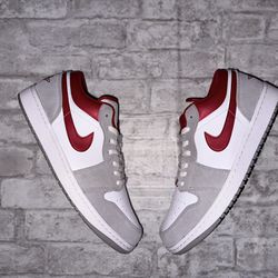 Jordan 1 Low “Light Smoke Grey Gym Red”