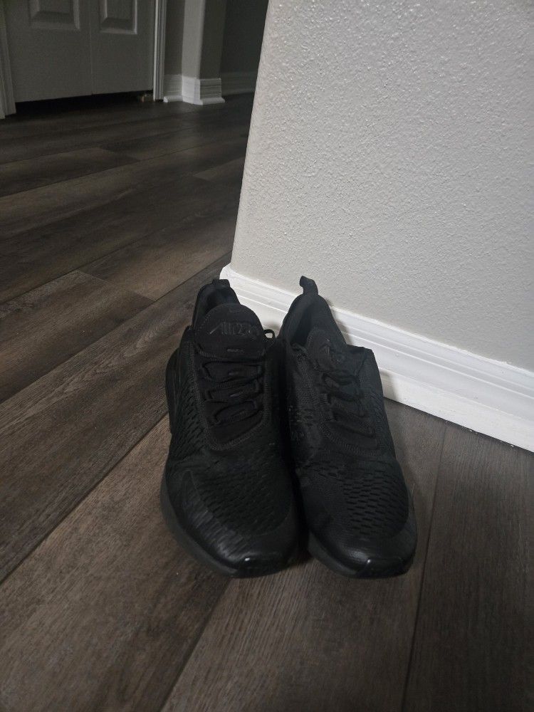 Nike Air Max 270 Triple Black – Size 12.5 (Men