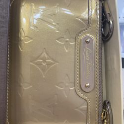 Louis Vuitton Vernis Pouch 