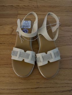 Andiamo Women Wedge Sandals Size 8 in half