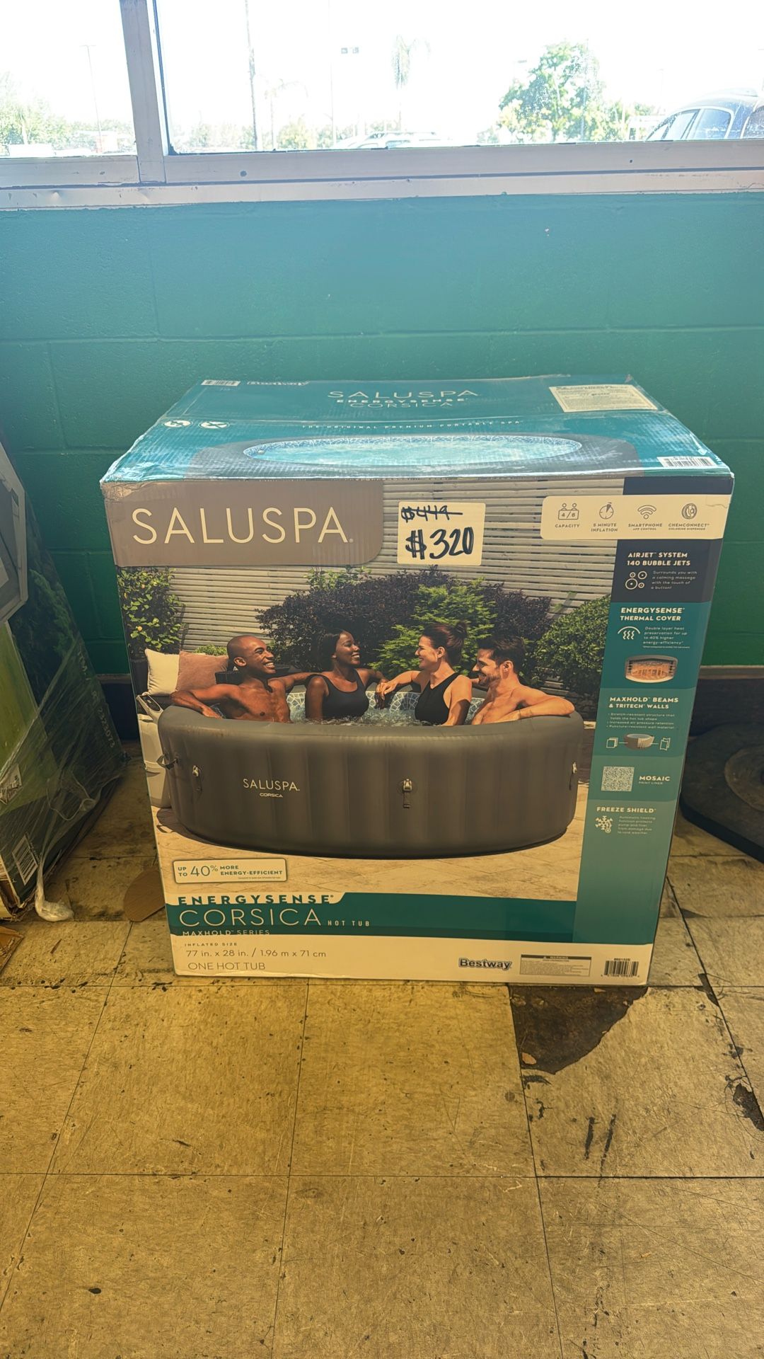 Saluspa Hot Tub