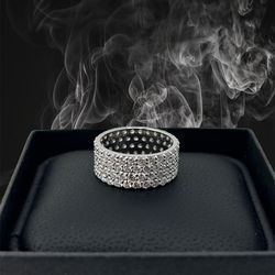 Men’s diamond band in 14k white gold