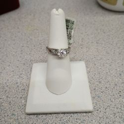 5.8 Grams Of 18 K White Gold Engagement Ring 