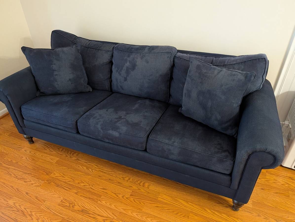 Great Condition Ethan Allen Couch