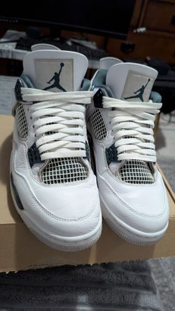 Jordan 4 oxydized green size 8.5 men good condition clean 🪥 no box