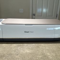 Cricut Maker Like New, working perfectly, in the box