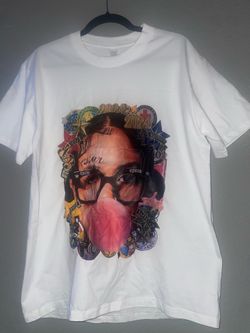 Mens graphic T size small