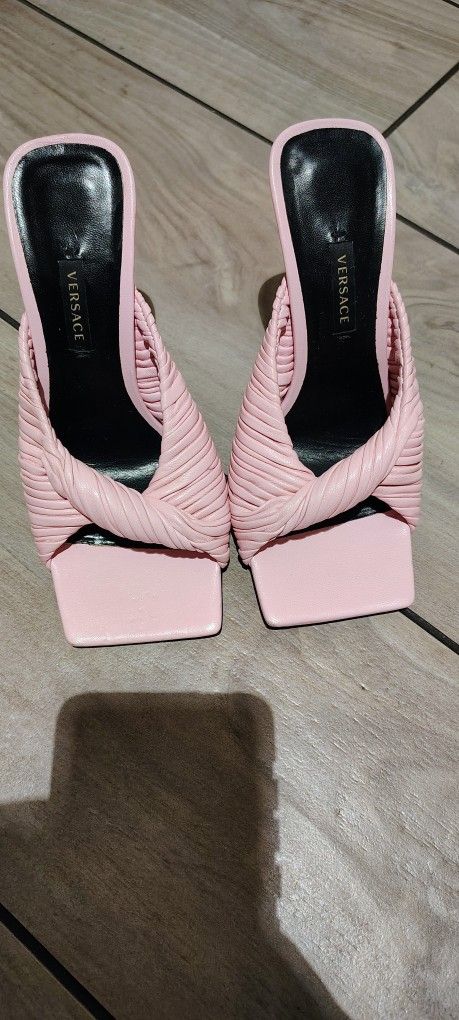 Versace Plissé Nappa Leather Heels Size 6