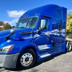 2020 FREIGHTLINER CASCADIA - DD15 450K MILES - APU INSTALLED