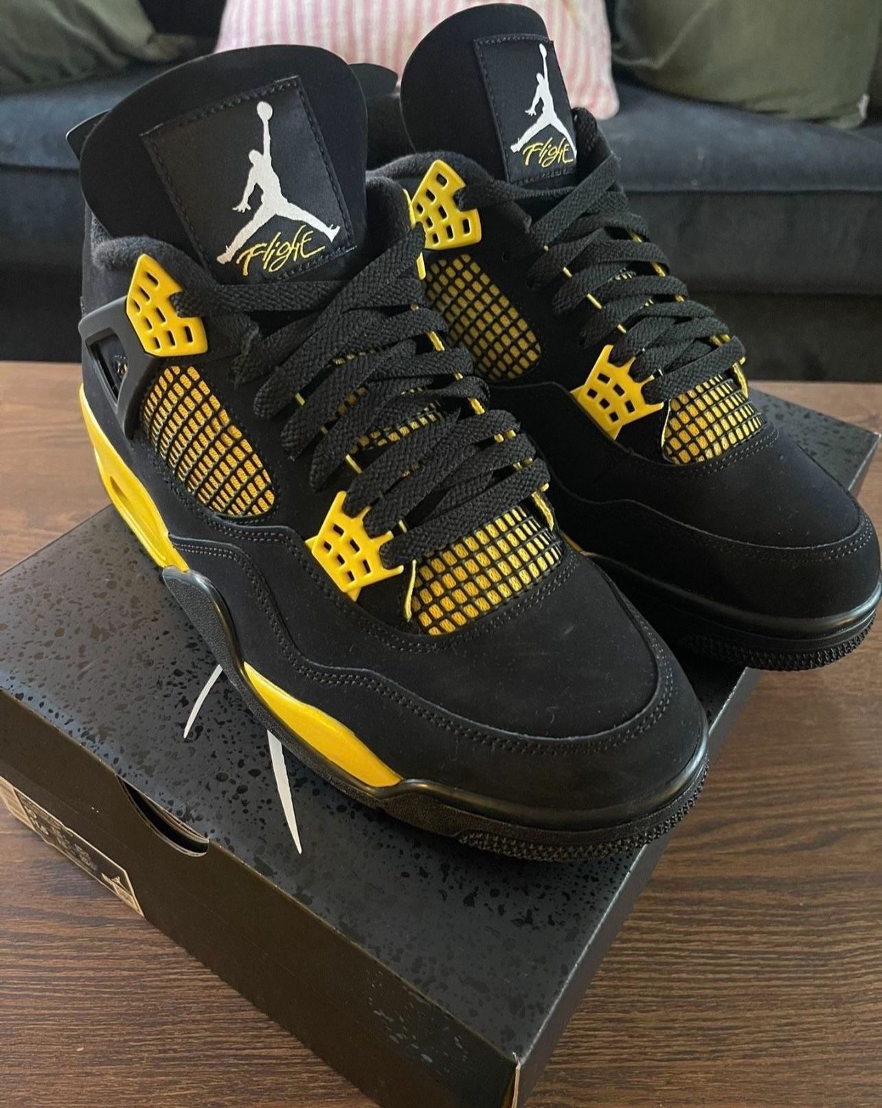 Jordan 4 Retro Thunder