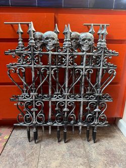 Spooky Halloween Fence in Perfect Condition