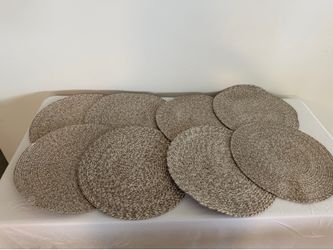 Set of 8 Round Braided Placemats – Neutral