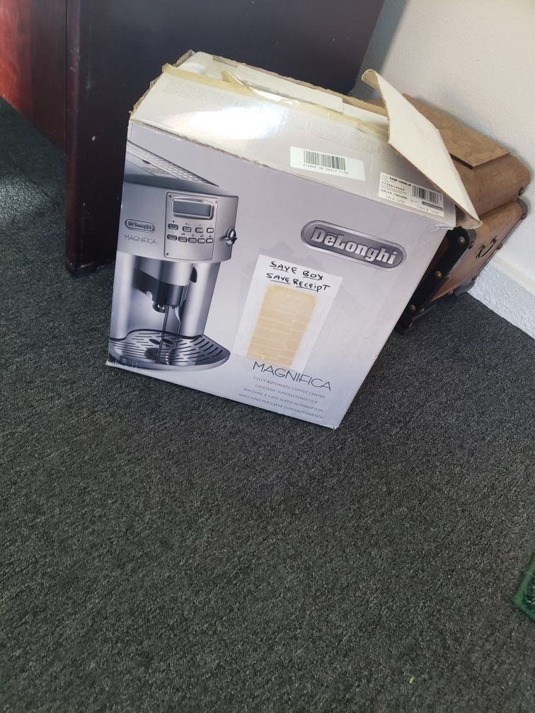 Delonghi magnifica automatic coffe center EAM 3400