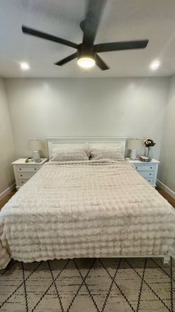 Bedroom set pair of white solid wood, 2 nightstands, three drawers farmhouse style
