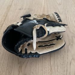 Softball Gloves 9.5”