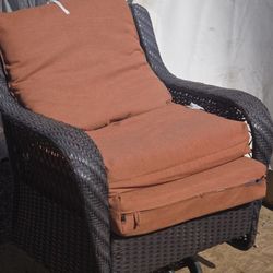 Big cunfi wicker chair and marble top end https://offerup.co/faYXKzQFnY?$deeplink_path=/redirect/ good condition. Moving and its to big. Marble en tab