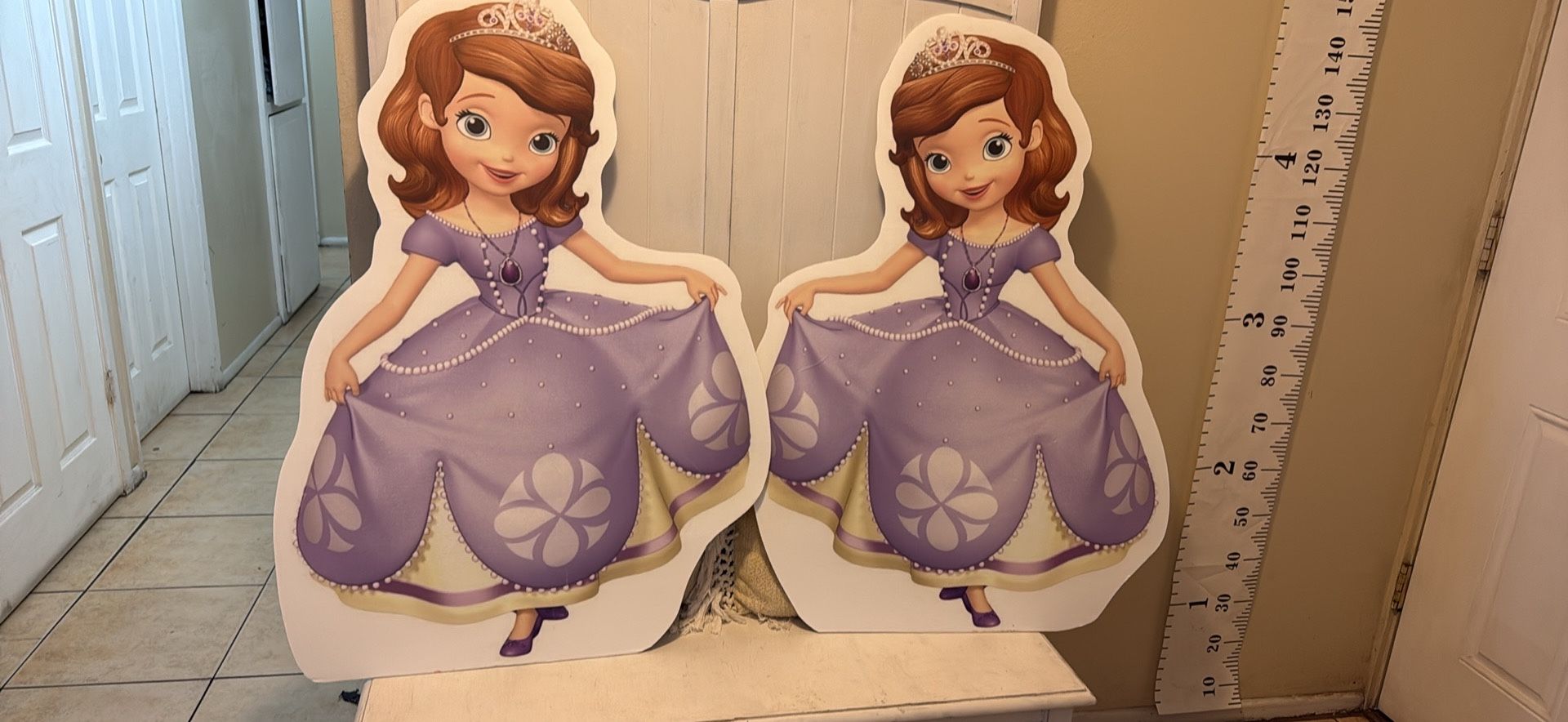 2 Sofia Cardboard Stand