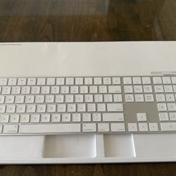 Apple Magic Keyboard 