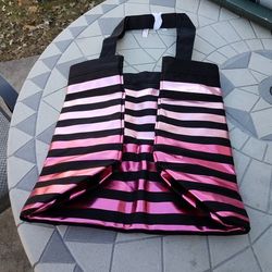 Holographic Victoria Secret PINK tote bag NEW NEVER USED W/PLASTIC  PACKAGING for Sale in Chicago, IL - OfferUp