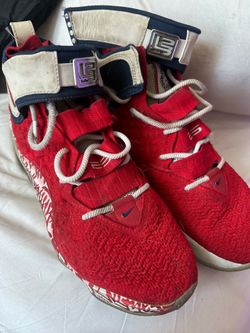 Like new Nike LeBron 17  red Graffiti Remix in the "Fire Red"  graffiti colorway.  Nike size men's 10