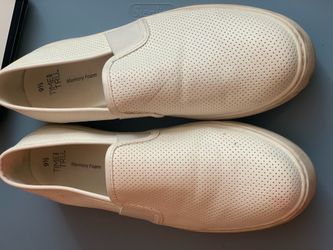 Women slip on shoes 9.5