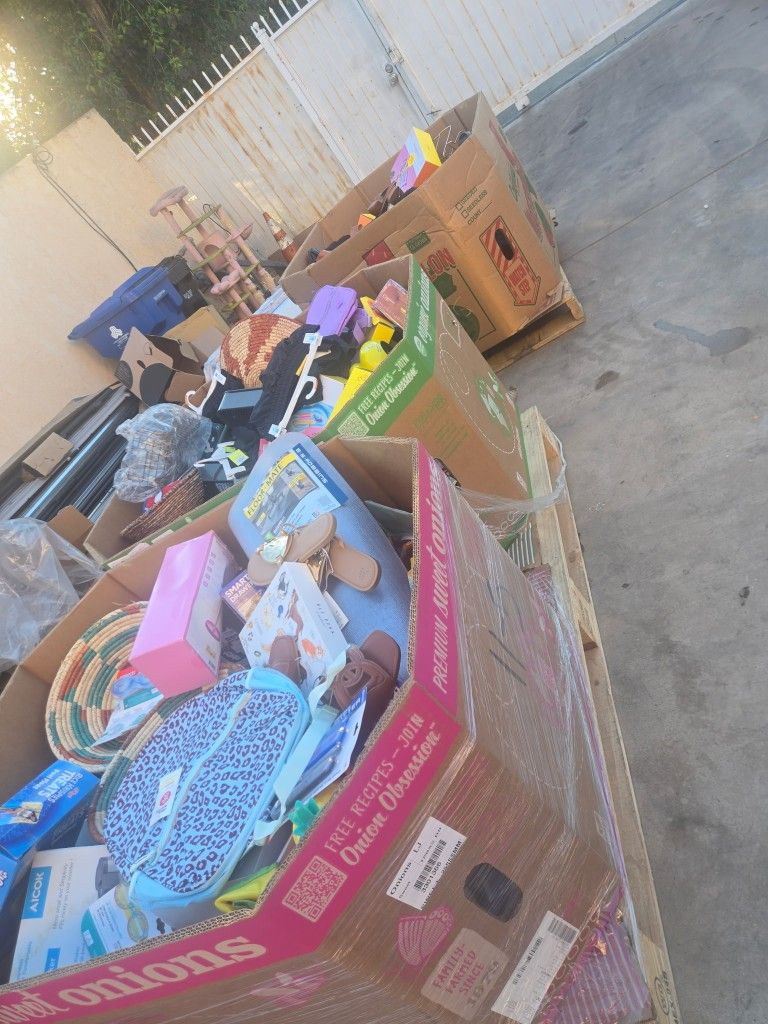 Pallets Of Full Different Merchandise Each Just $100