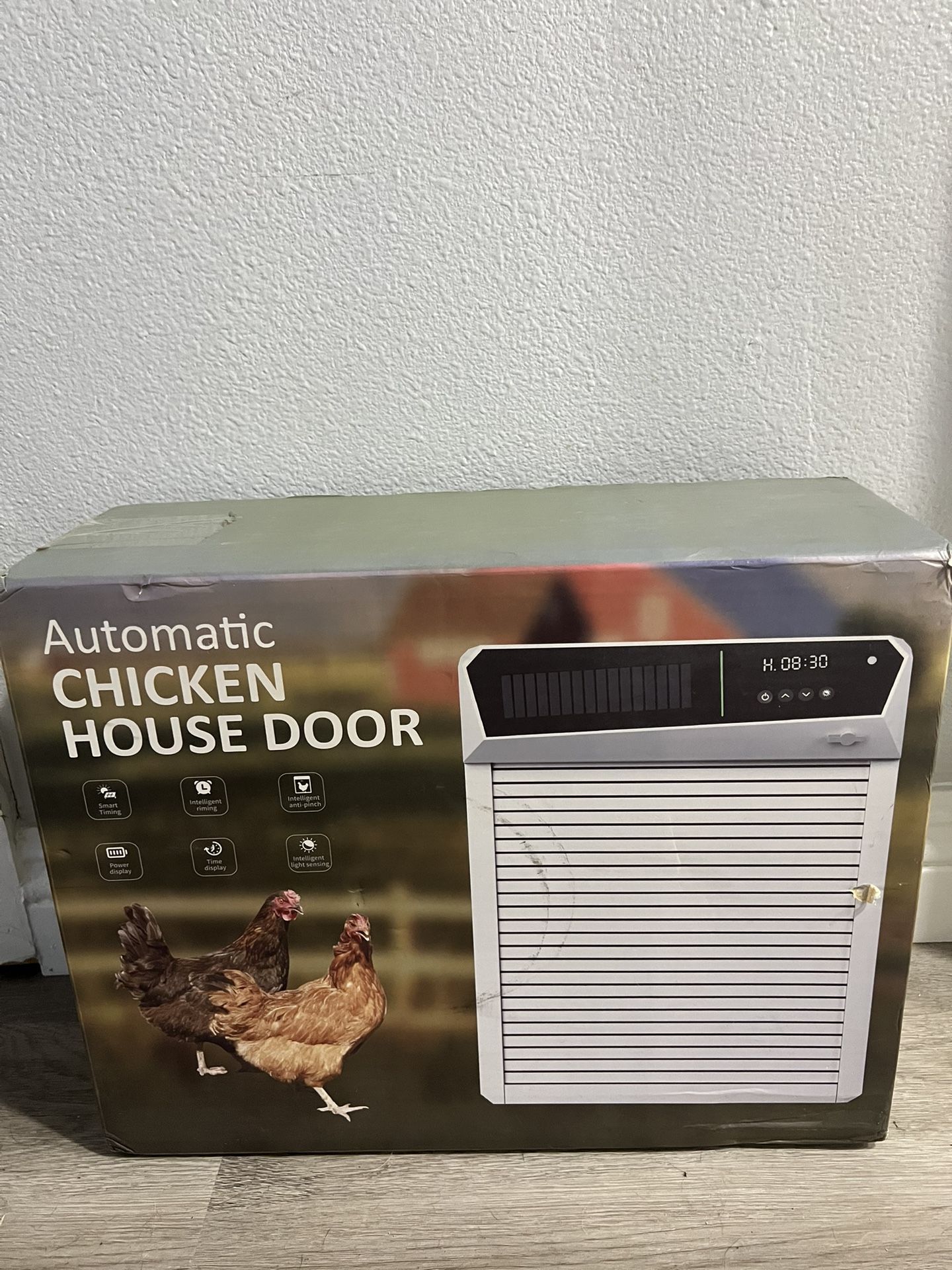 Automatic Chicken House Coop Door - Light Sensing Solar Remote Control