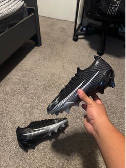 Soccer cleats